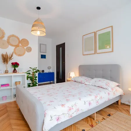 Apartment Transylvanian Nomad *